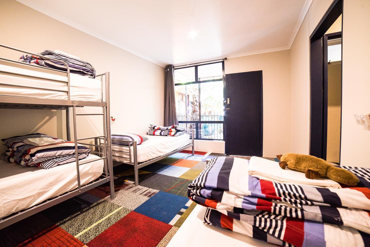 Jump Inn Alice Budget Accommodation Alice Springs Bagian luar foto