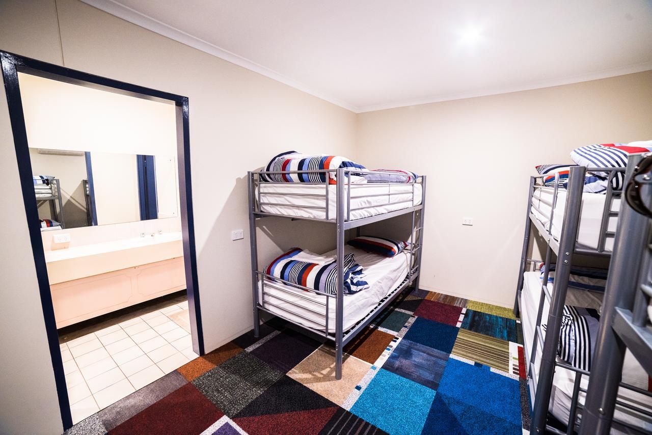 Jump Inn Alice Budget Accommodation Alice Springs Bagian luar foto