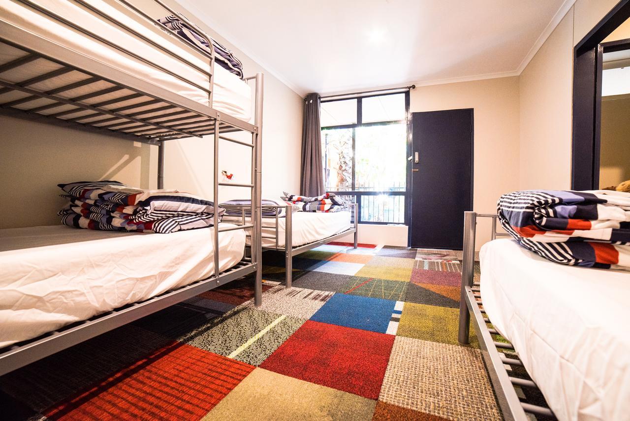 Jump Inn Alice Budget Accommodation Alice Springs Bagian luar foto