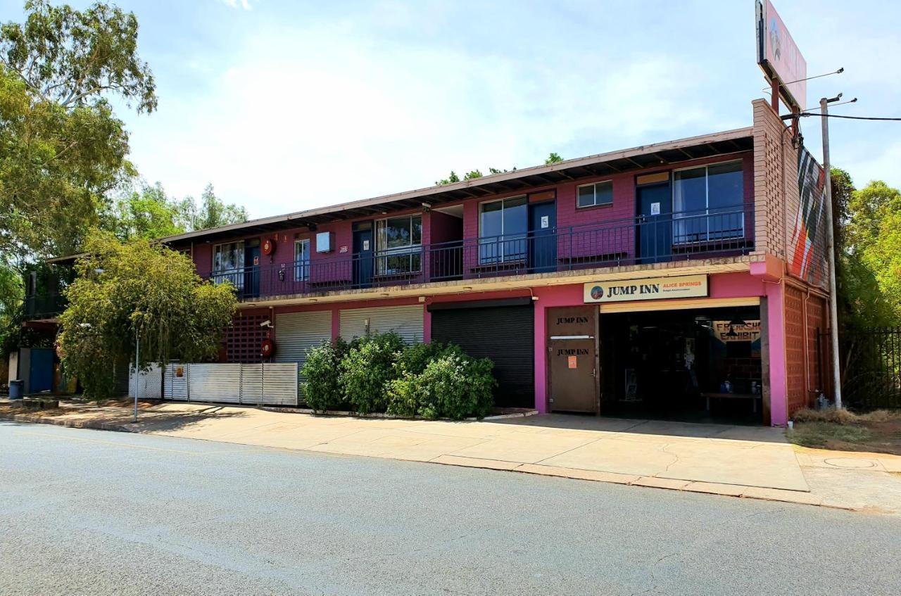 Jump Inn Alice Budget Accommodation Alice Springs Bagian luar foto