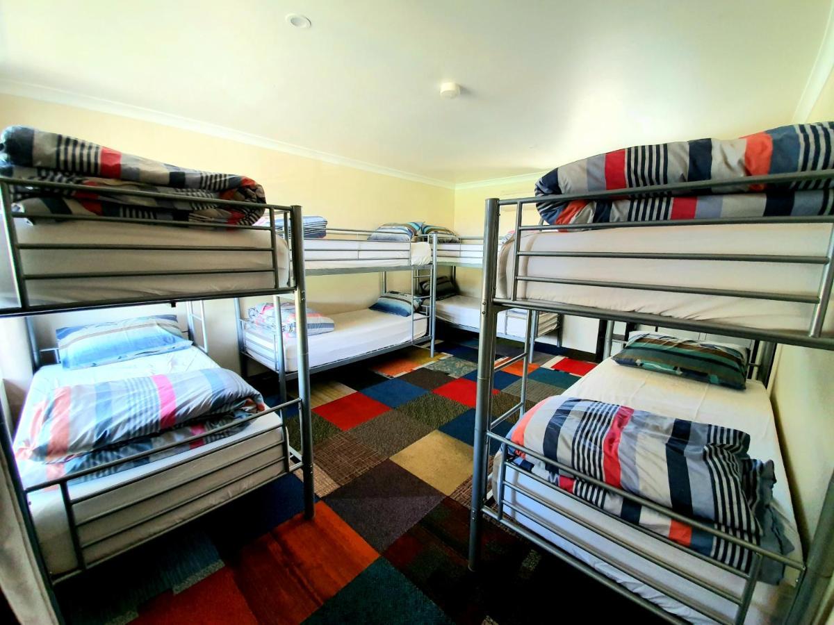 Jump Inn Alice Budget Accommodation Alice Springs Bagian luar foto